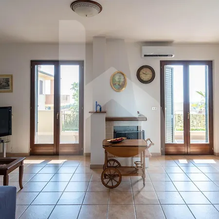 Willa Homiday - Mila *