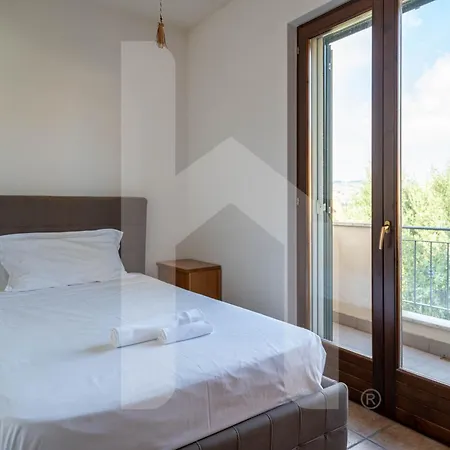 Homiday - Mila Pineto